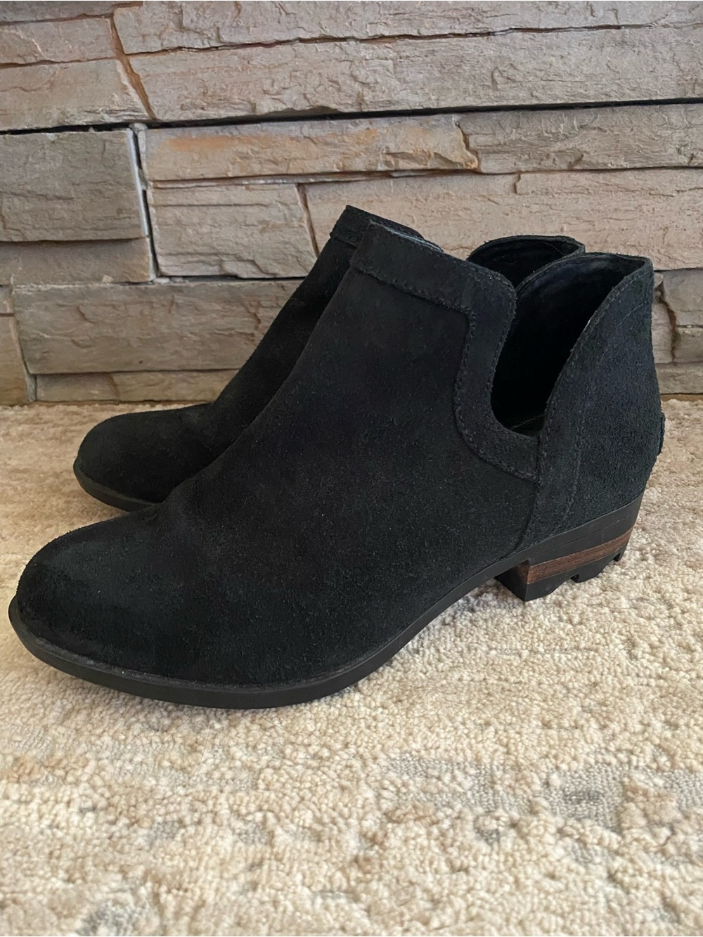 Sorel Lolla II Cut Out Sides Ankle Booties Boots Black Suede Leather Heeled: 8.5